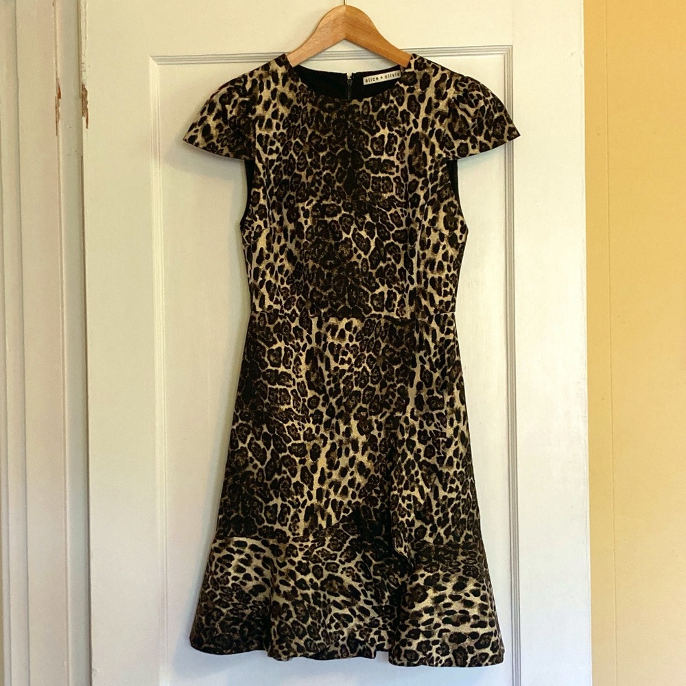 Alice + Olivia Kirby Ruffle Short Sleeve Dress